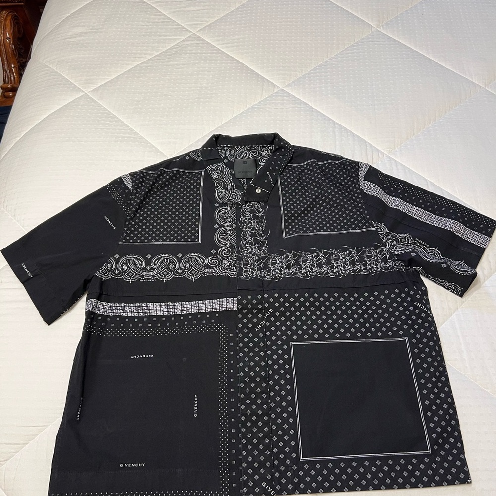 Givenchy Black and Gray Patterned Casual Shirt